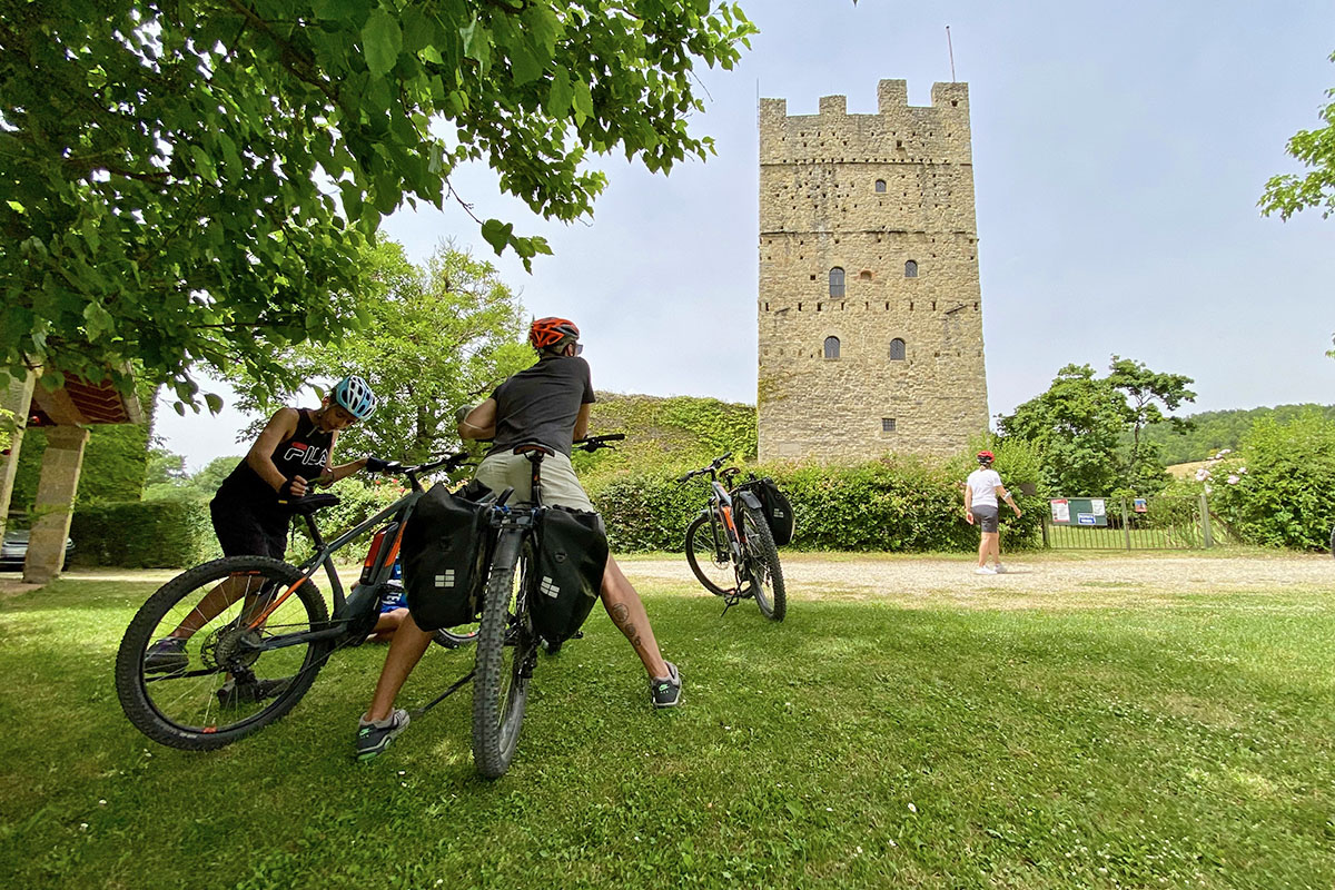 ciclisti porciano castello